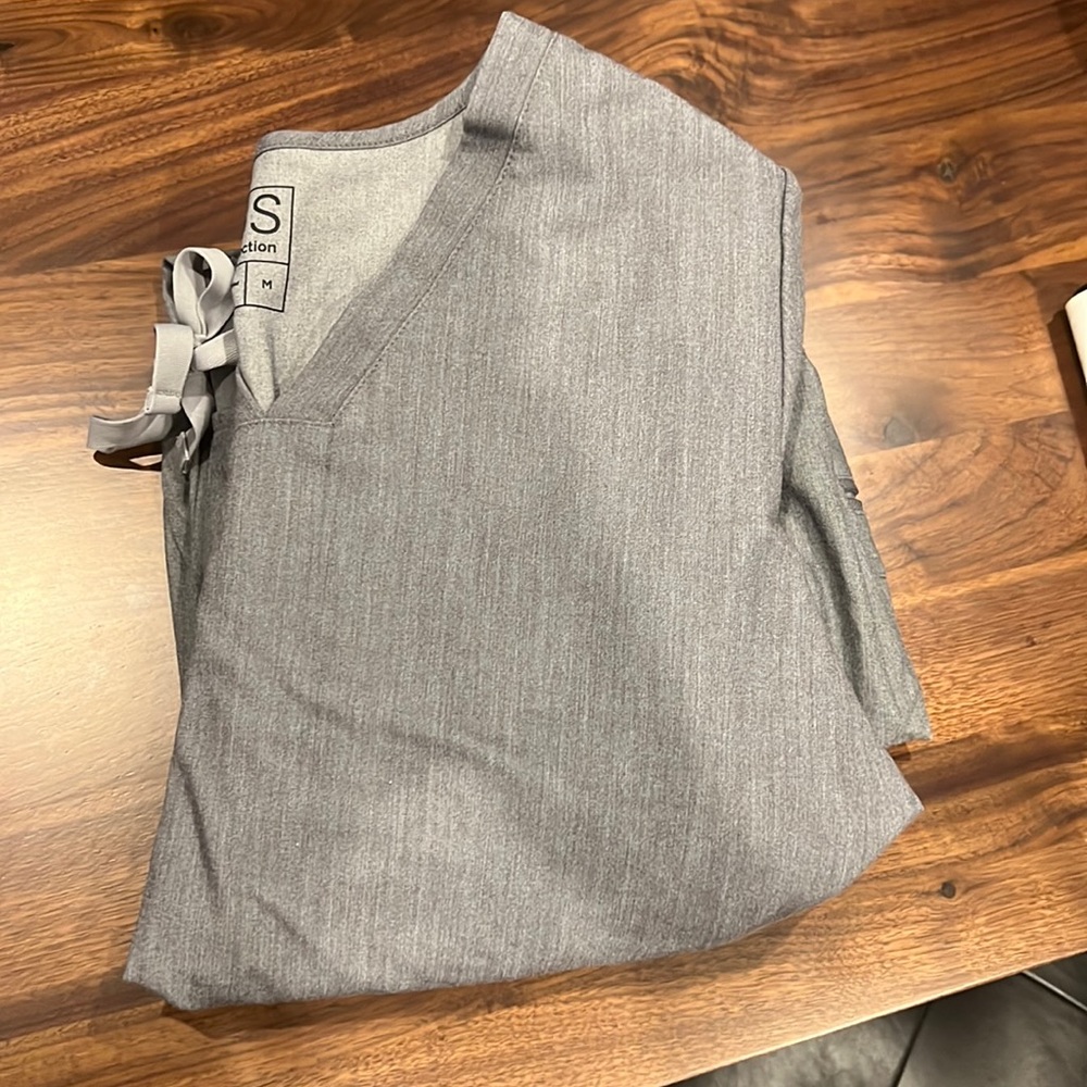 Figs graphite scrub set